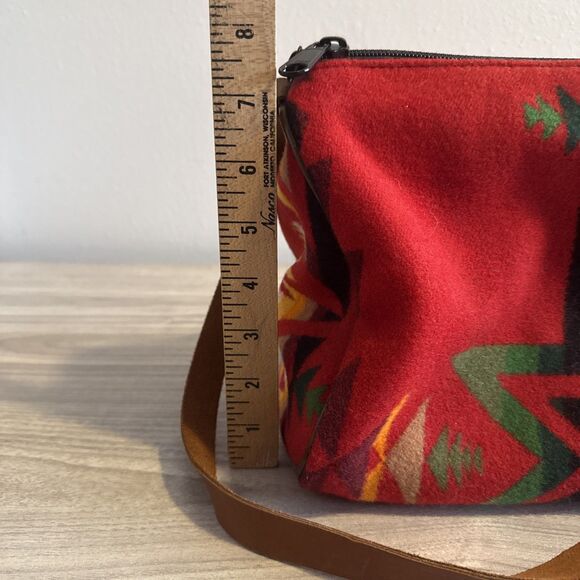 Vintage Pendleton Travel Kit Wool Purse Aztec Crossbody Zipper Shoulder Bag NWT - Picture 2 of 9
